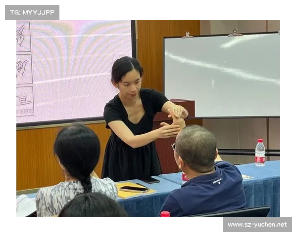 北京12345推出手语服务座席 助力听障人士更便捷沟通 北京12345推出手语服务座席 助力听障人士更便捷沟通